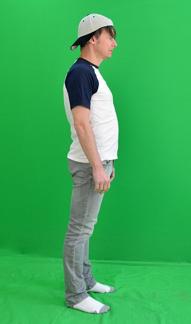 DataMind AI implementation methodology diagram showing four phases from discovery through measurement and optimization